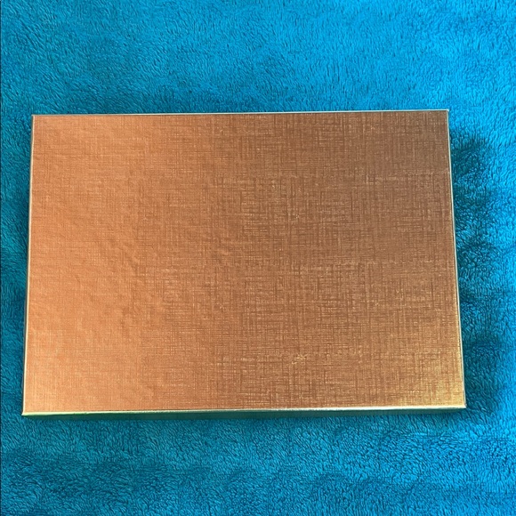 Sympathy cards inside Gold Textured Box 20 pieces. 10 cards and 10 envelopes - Picture 3 of 4